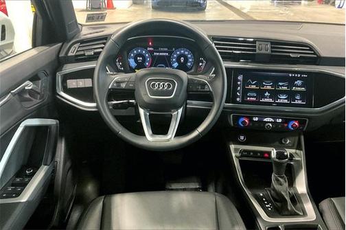 2024 Audi Q3 Premium 45 TFSI S line quattro Tiptronic