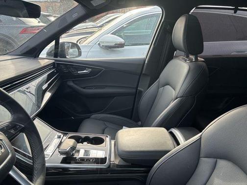 2025 Audi Q7 55 Prestige