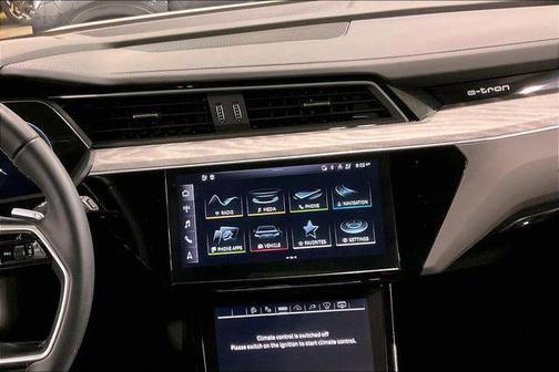 2024 Audi Q8 e-tron Prestige