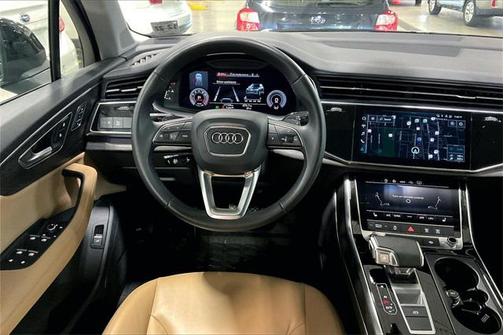 2023 Audi Q7 45 Premium Plus