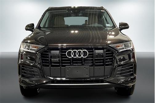 2023 Audi Q7 45 Premium Plus