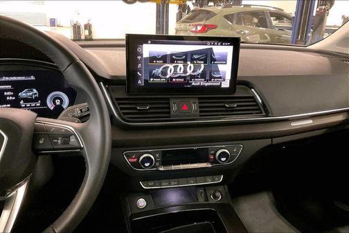 Glacier White Metallic 2023 Audi Q5 45 S line Premium Plus