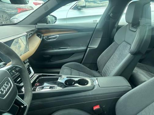 Black Metallic 2023 Audi e-tron GT Premium Plus