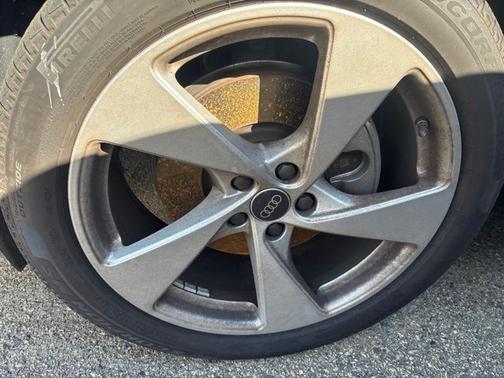 Tambora Gray Metallic 2025 Audi Q5 2.0T Premium Plus