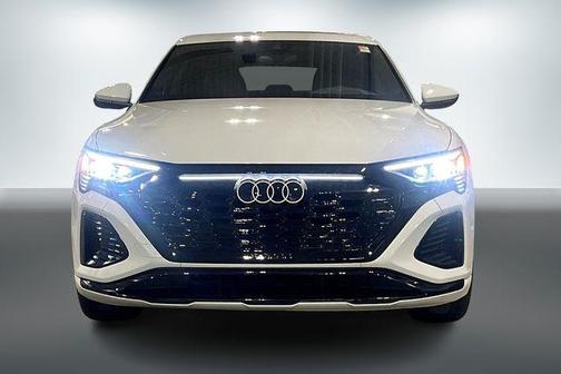 2024 Audi Q8 e-tron Prestige