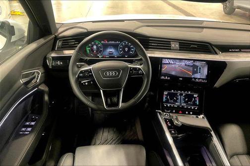 2024 Audi Q8 e-tron Prestige
