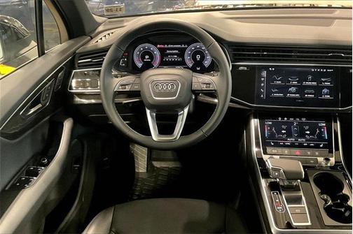 2025 Audi Q7 55 Premium