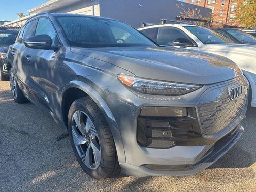 2025 Audi Q6 e-tron Premium Plus quattro