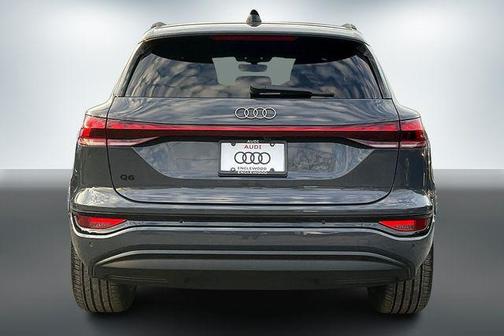 2025 Audi Q6 e-tron Premium Plus quattro