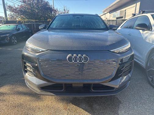 2025 Audi Q6 e-tron Premium Plus quattro