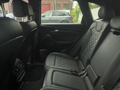 Mythos Black Metallic 2023 Audi SQ5 3.0T Premium Plus