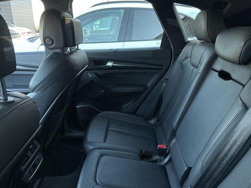 Matador Red Metallic 2018 Audi SQ5 3.0T Prestige