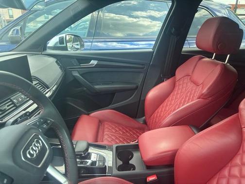 Arkona White 2024 Audi SQ5 Premium Plus