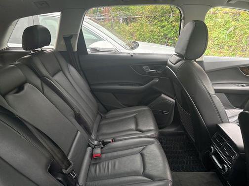 2017 Audi Q7 3.0T Premium