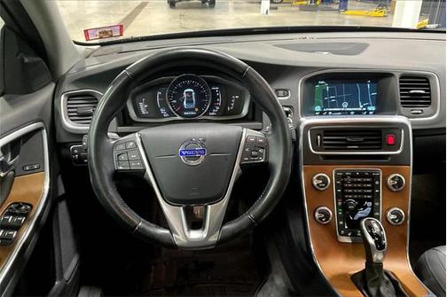 2017 Volvo S60 Inscription T5 Platinum