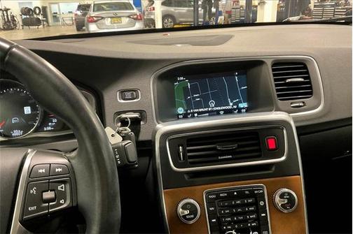 2017 Volvo S60 Inscription T5 Platinum
