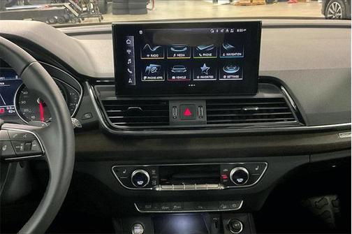 2024 Audi Q5 45 S line Premium