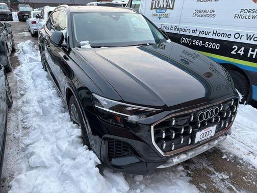 2025 Audi Q8 55 Premium Plus
