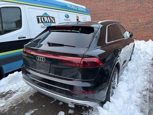 2025 Audi Q8 55 Premium Plus