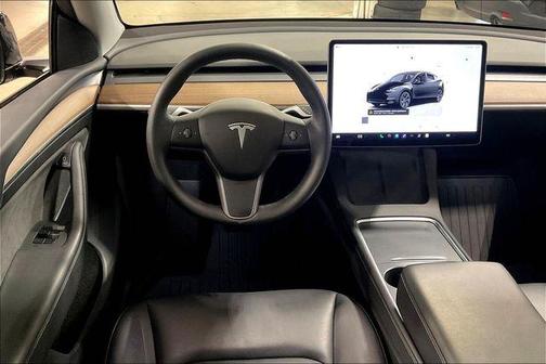 2025 Tesla Model Y Long Range Dual Motor All-Wheel Drive