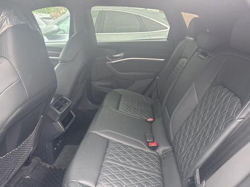 2022 Audi e-tron S Premium Plus