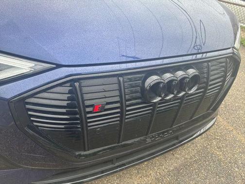 2022 Audi e-tron S Premium Plus