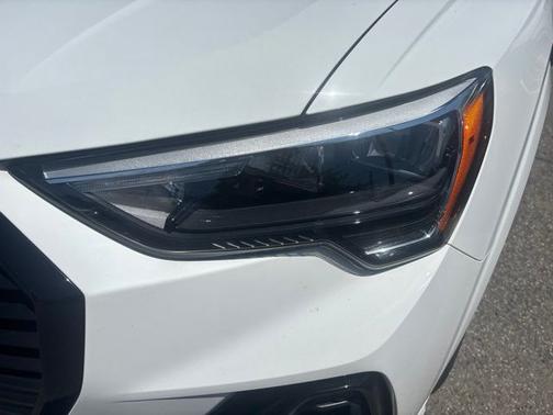 Ibis White 2022 Audi Q3 Premium
