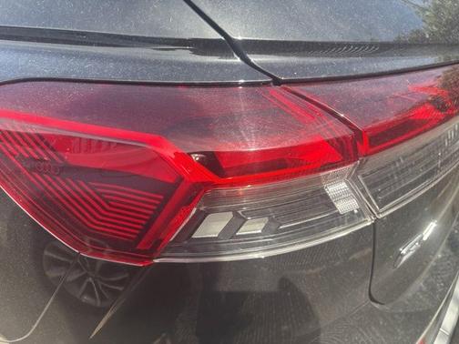 Mythos Black Metallic 2023 Audi Q4 e-tron Premium