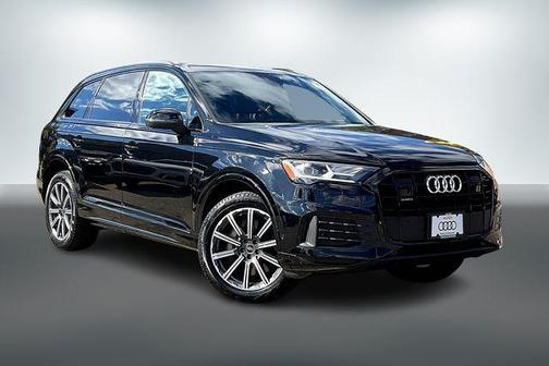 2022 Audi Q7 45 Premium Plus