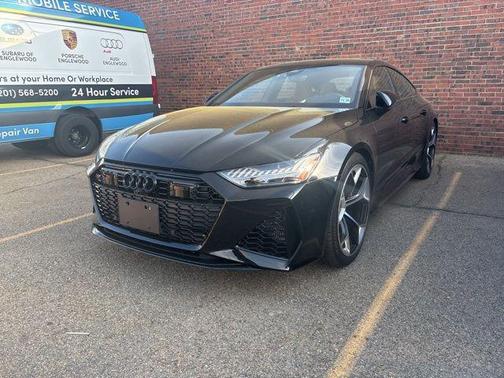 Mythos Black Metallic 2024 Audi RS 7 4.0T Performance