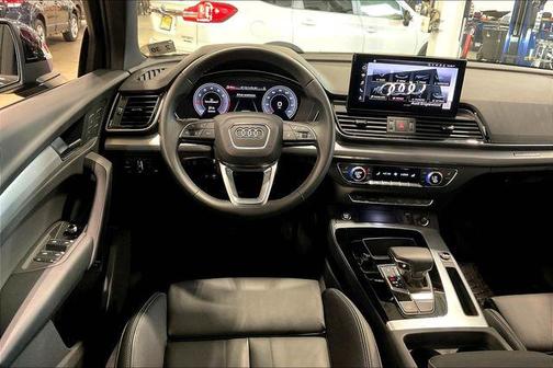 2025 Audi Q5 45 S line Premium