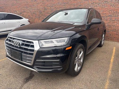 Mythos Black Metallic 2019 Audi Q5 2.0T Premium Plus