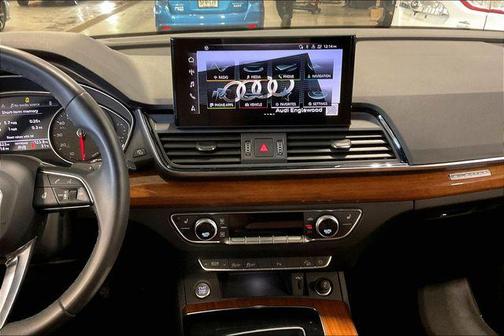 2023 Audi Q5 45 S line Premium