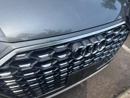 2022 Audi Q5 45 S line Premium Plus