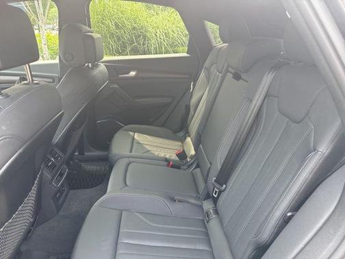 2022 Audi Q5 45 S line Premium Plus