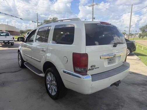 Champagne 2008 Chrysler Aspen Limited