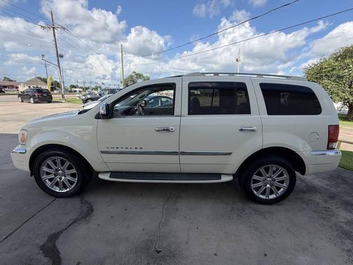 Champagne 2008 Chrysler Aspen Limited