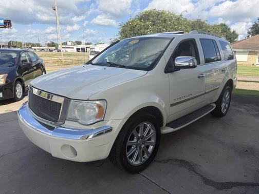 Champagne 2008 Chrysler Aspen Limited