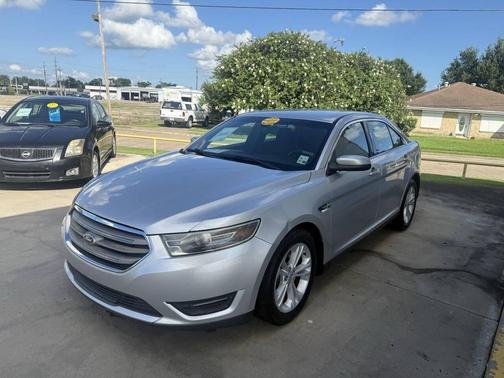 Ingot Silver Metallic 2015 Ford Taurus SEL