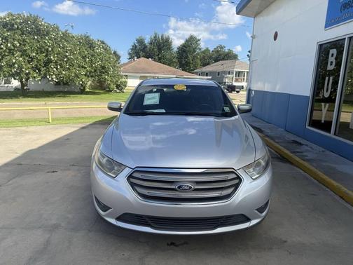Ingot Silver Metallic 2015 Ford Taurus SEL
