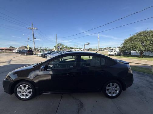 Super Black 2010 Nissan Sentra 2.0 SR
