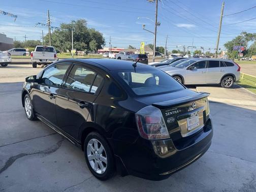 Super Black 2010 Nissan Sentra 2.0 SR