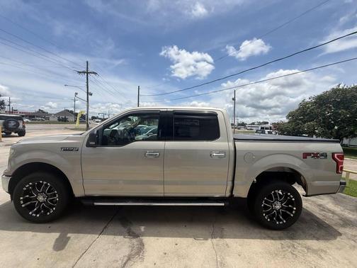 Red 2018 Ford F-150 XLT