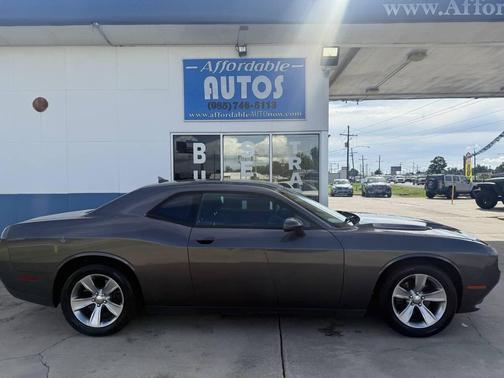Granite Crystal Metallic Clearcoat 2015 Dodge Challenger SXT