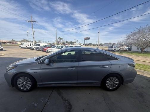 2016 Hyundai SONATA Hybrid SE