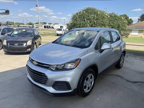 Silver Ice Metallic 2018 Chevrolet Trax LS