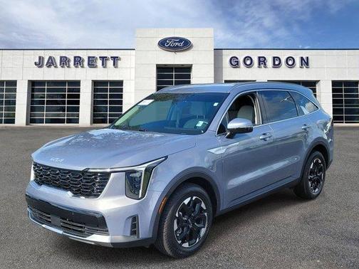 Everlasting Silver 2025 Kia Sorento S