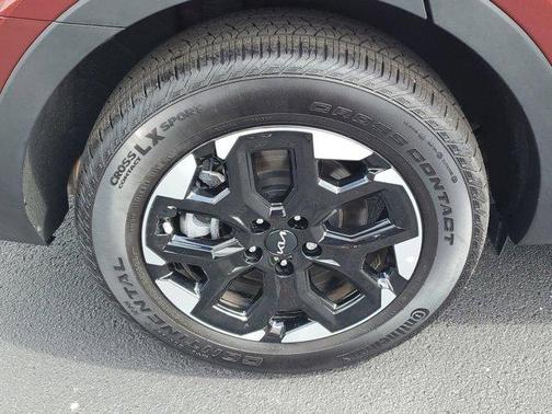 Red 2025 Kia Sorento S