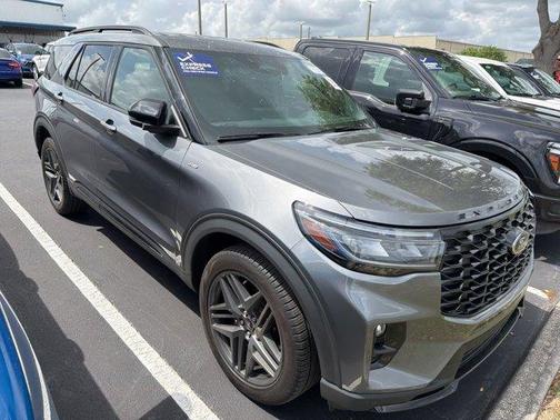 Gray Metallic 2025 Ford Explorer ST-Line