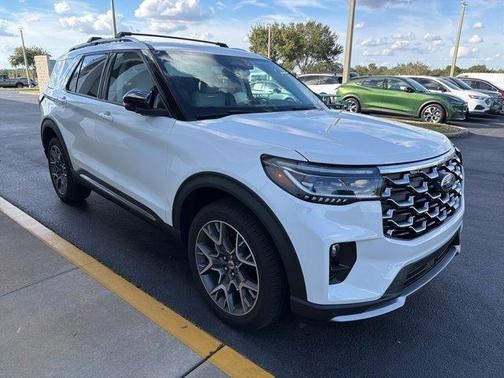 2025 Ford Explorer Platinum